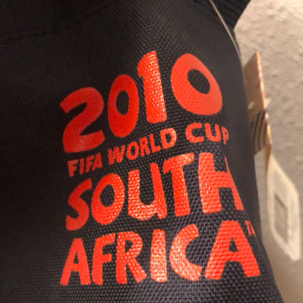 Adidas 2010 FIFA World Cup bag - Picture 5 of 7
